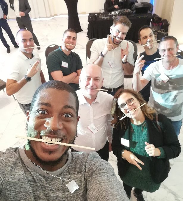 La groupe informatique AKANEA entraîne ses équipes au bien-être au travail lors de sa Convention 2019 grâce à l’innovation VIV’UP de Brochet-Teambuilding !